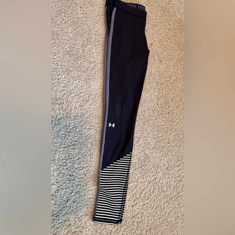 4 pairs of full length, all cotton size small Under Armor Leggings
